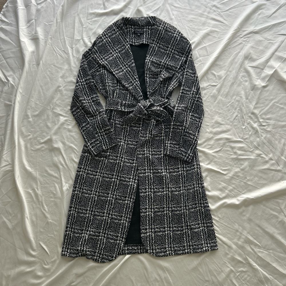 Chic Black and White Plaid Coat